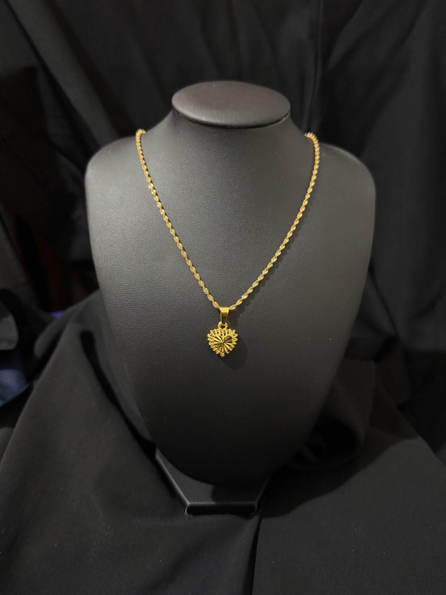 Nadia heart necklace