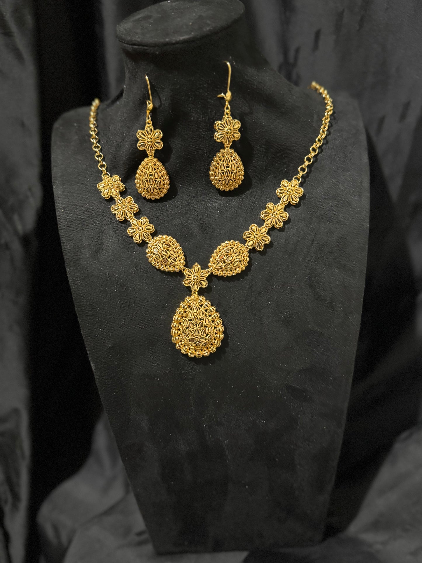 Maisa high-neck Bridal Set