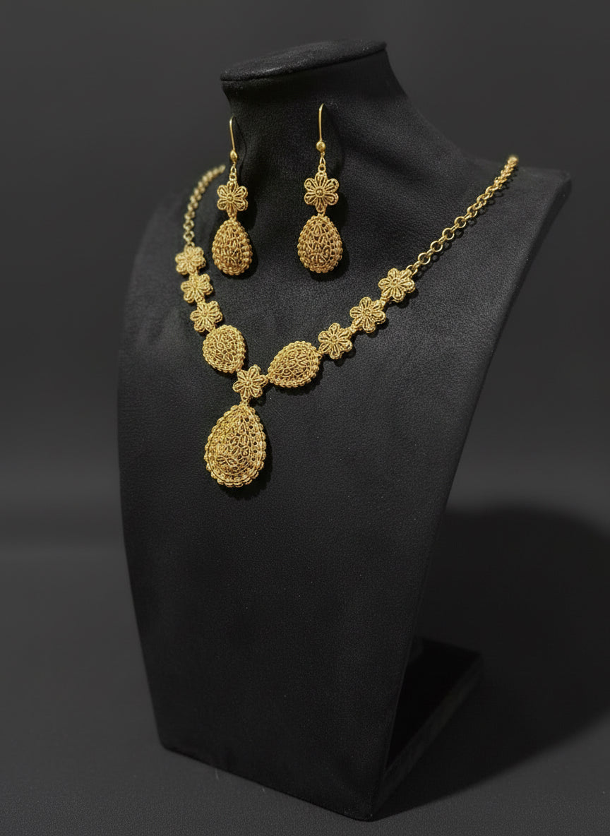 Maisa high-neck Bridal Set