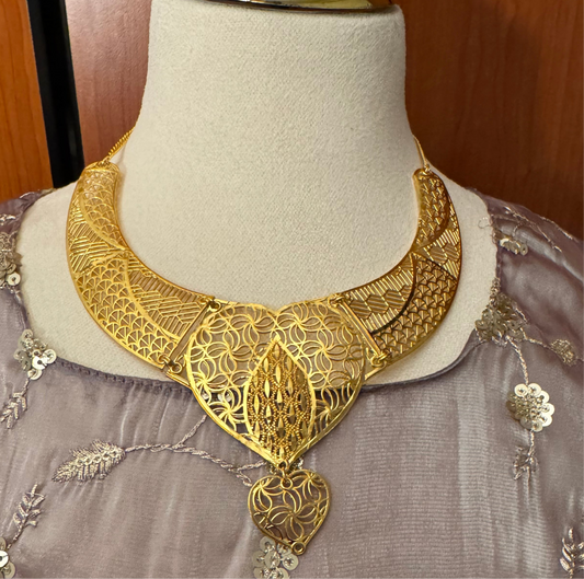 Lamiya high plated necklace