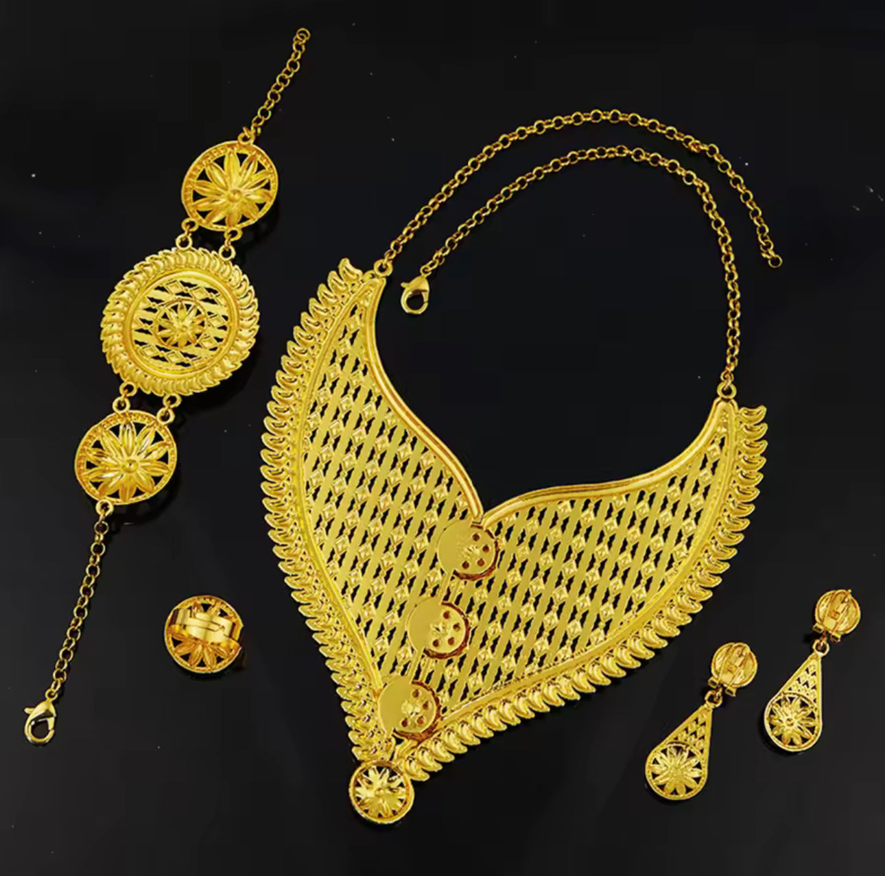 Amoura five piece set