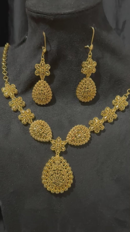 Maisa high-neck Bridal Set